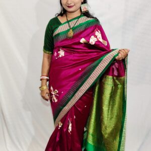 "HASTA MUDRA"
Hand-Painted Pattachitra Saree