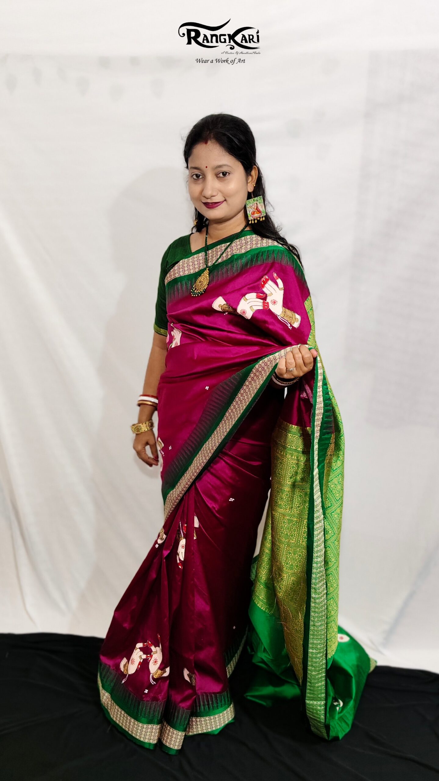 "HASTA MUDRA"
Hand-Painted Pattachitra Saree - Image 2