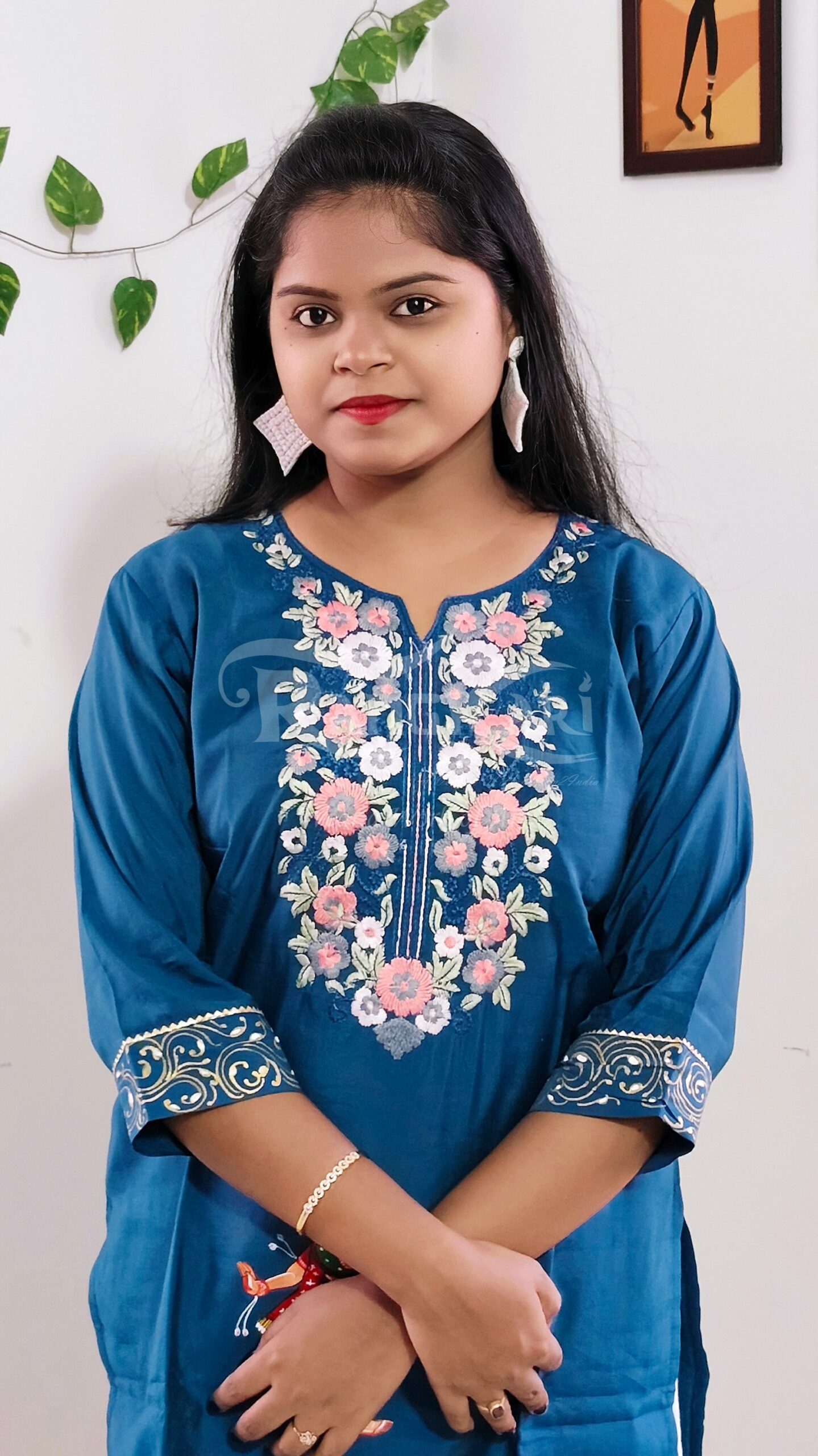 2026/05/1000643431-scaled.jpg abhinaya hand painted patachitra silk kurti nartaki dancing copy
