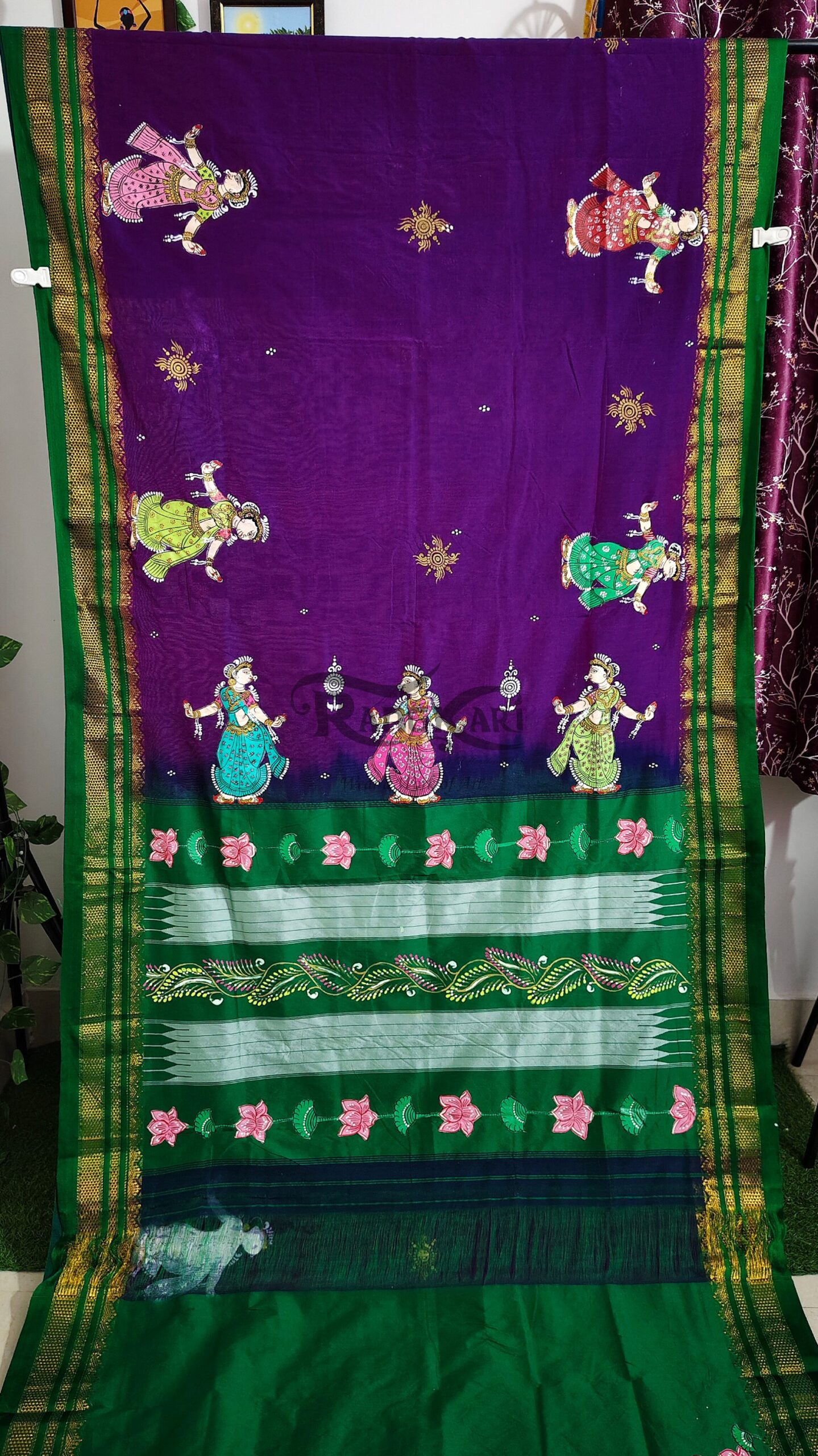 2026/05/1000644533-scaled.jpg rangilkal hand painted ilkal saree