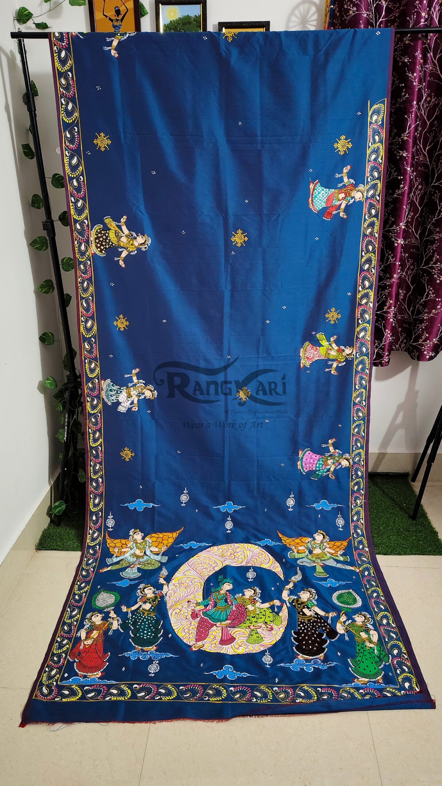2026/05/1000644537-scaled.jpg chandra raas hand painted mango silk saree