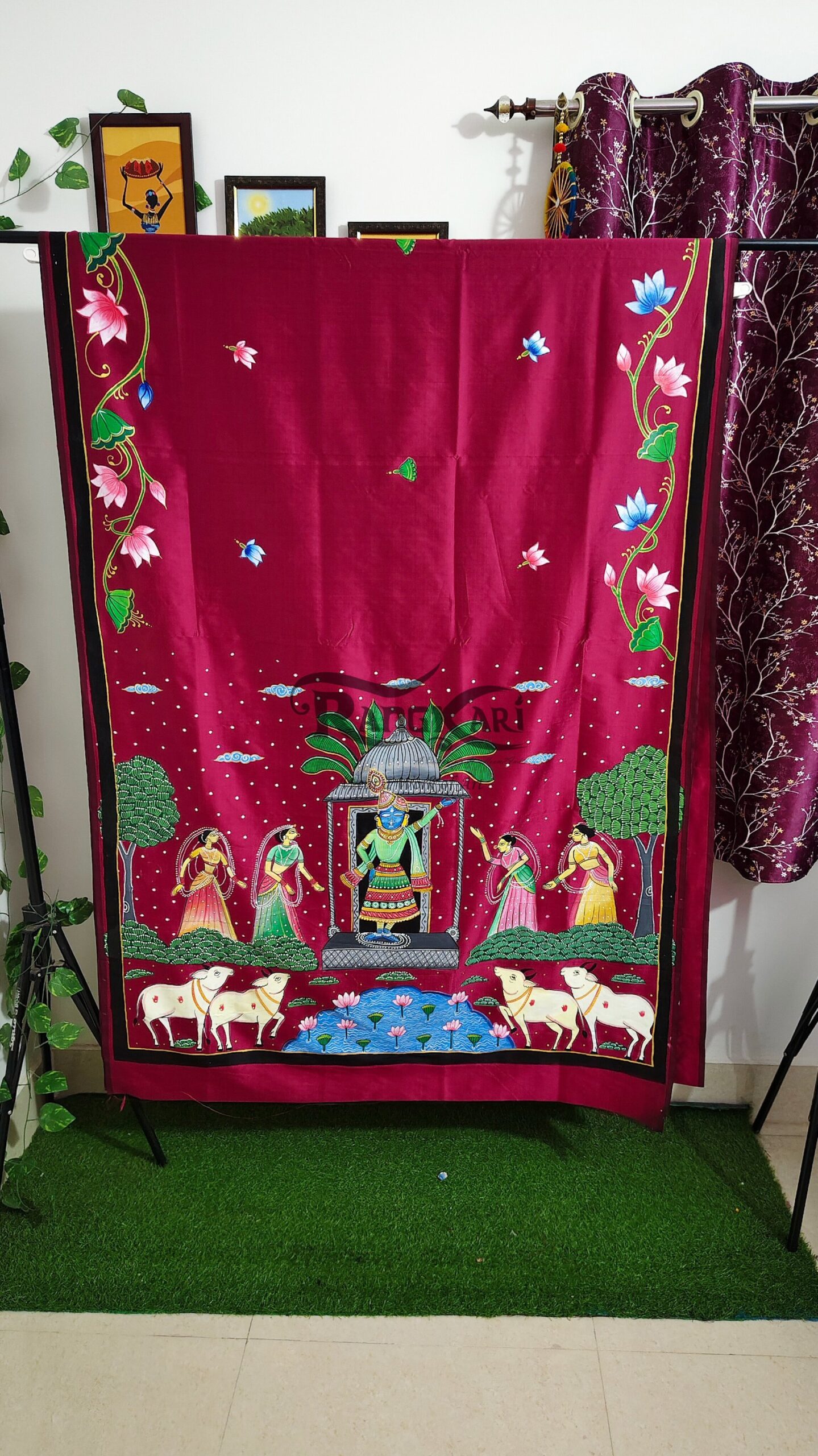 2026/05/1000644601-scaled.jpg shrinayika hand painted shrinathji saree